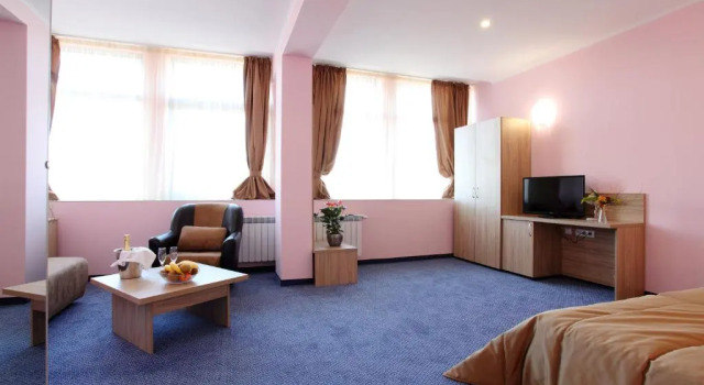 Полулюкс Teodora Palace Hotel