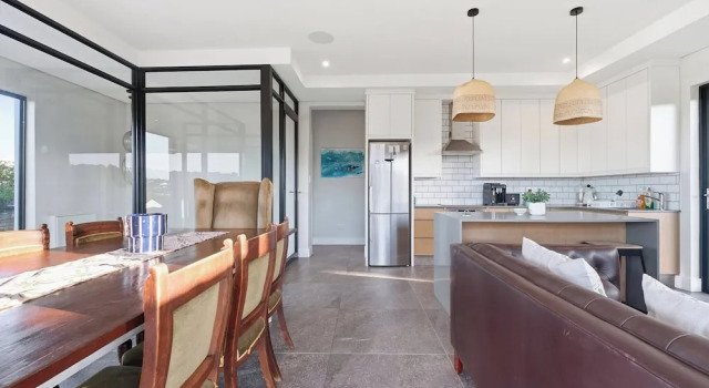 Staynest Guesthouse - Bay House