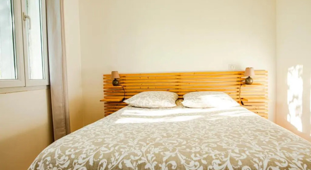 La Pivoine, Book Hotel Vauvert Gard