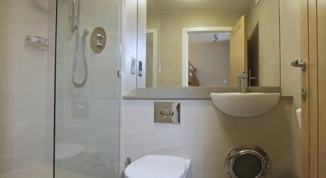 Căsuță cu balcon 2 Hamstone Court