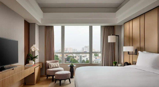 Двухместный люкс Executive New World Saigon Hotel