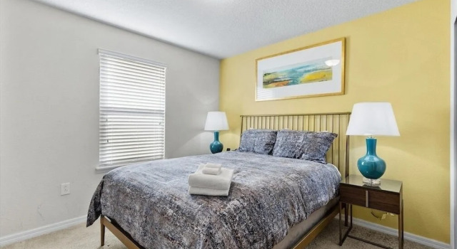 5 Bed 4 Bath Townhouse With Pool 5 Bedroom Townhouse by RedAwning
