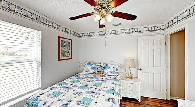 New Listing! Updated Coastal - Walk To Beach 4 Bedroom Home, Boek Appartement Dauphin Island Alabama