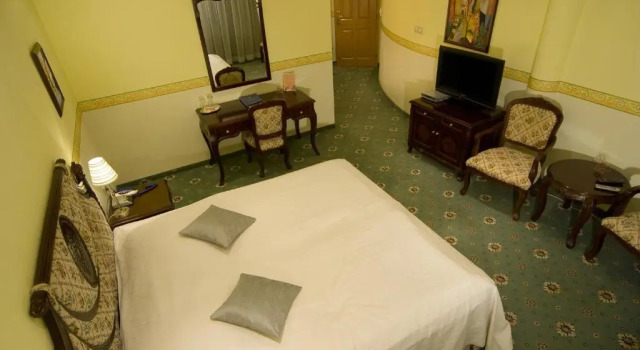 Hotel Alexander's, Boek Hotel Hotels in Nitriansky kraj met ontbijt, Ontbijt