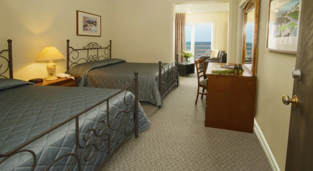 Четырёхместный номер Standard с балконом и с видом на океан Hotel Motel Belle Plage