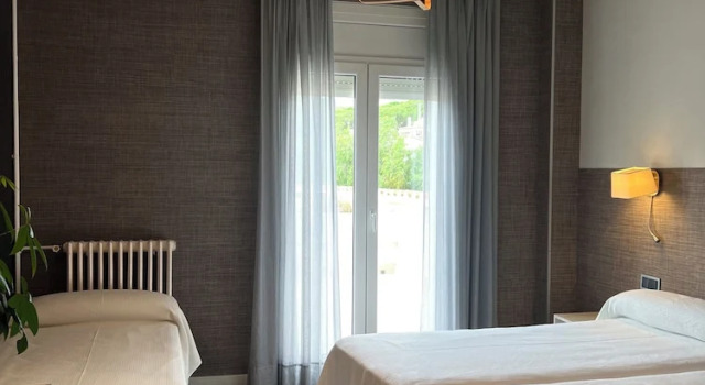 Трёхместный номер Standard Hotel & Restaurant Figueres Parc