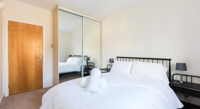 Modern 2 bed 2 Bath - 5 Mins From Canary Wharf, Забронировать Отель Отели Англии 3 звезды, 3*