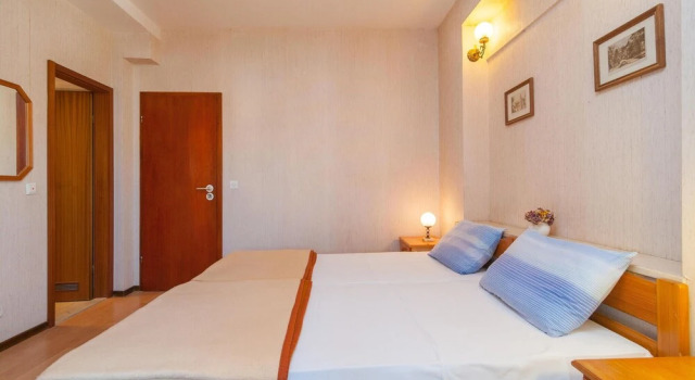 Nice Apartment in Splitska With 1 Bedrooms and Wifi