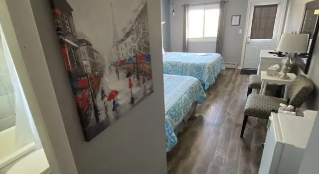Четырёхместный номер Standard Pines Motel