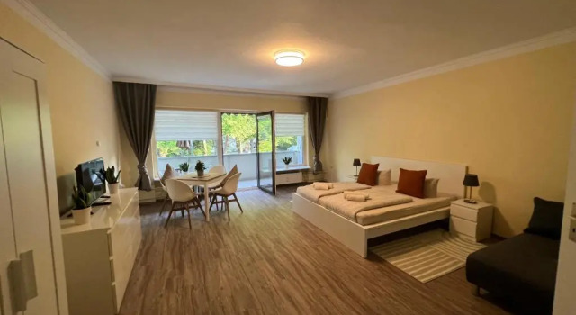 Апартаменты New Renovated and near Centrum