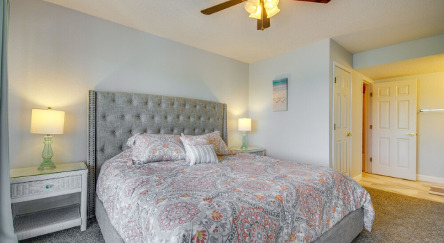 Osage Beach Condo w/ Private Deck & Lake Views!
