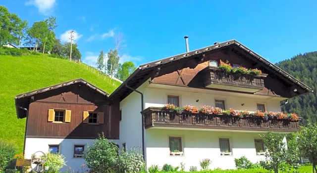 Ferienhaus-Grünfelder, Забронировать Отель Лузон Valle Isarco