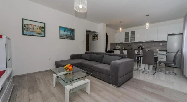 Апартаменты с балконом Apartments Basic