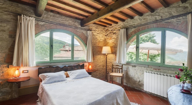 La Noce di Francesca, Book Hotel Londa Tuscany