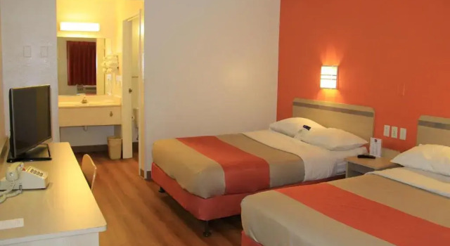 Люкс Deluxe Motel 6-Enfield, CT - Hartford