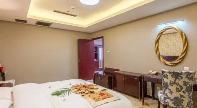 Люкс Deluxe Yizhou International Hotel