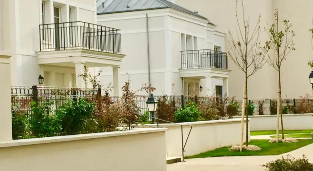 Апартаменты с балконом Dream Apartments