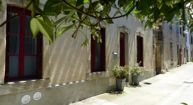 Chez Jean - Newly renovated air-conditioned flat at the foot of the ramparts, 4 people