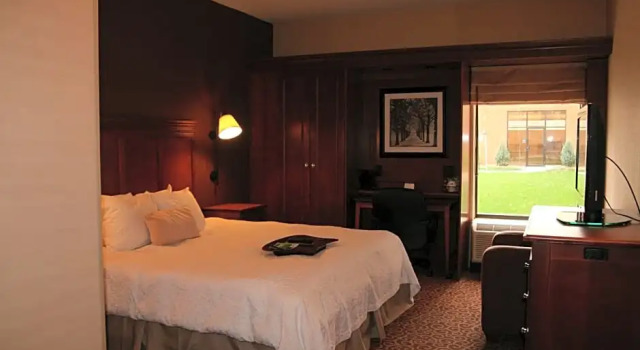 Двухместный номер для гостей с ограниченными возможностями McKnight Hotel
