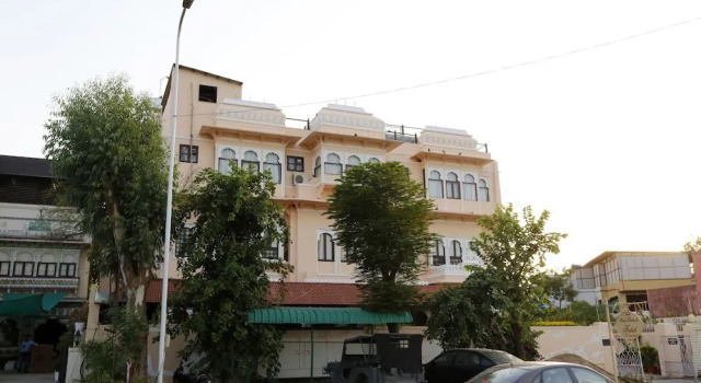 Hotel Inder Prakash, Забронировать Отель Отели штата Раджастхана с парковкой, Парковка