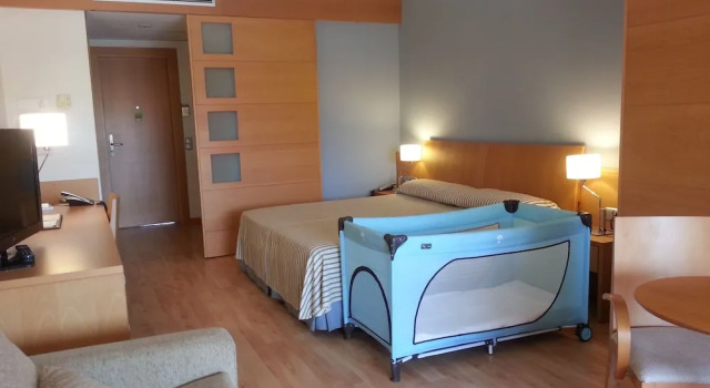 Трёхместный номер Standard с балконом Hotel Clipper & Villas
