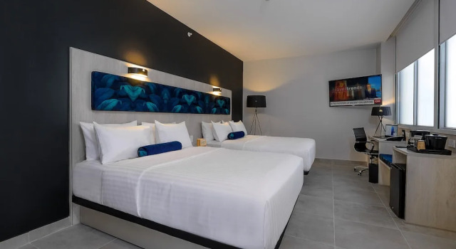 River Garden Hotel Suites, Book Hotel Hoteller i Guayaquil med parkering, nær Seafront, Parkering