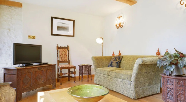 Pittards Farm Cottage, Забронировать Фермерский дом Южный Петертон Сомерсет, рядом с Сад усадьбы Ист-Лэмбрук
