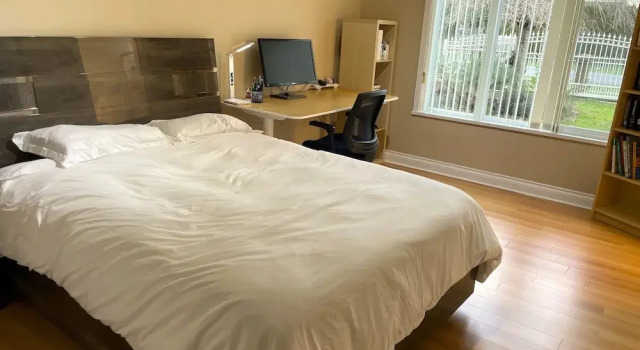 Двухместный люкс Deluxe с видом на сад Rose Garden Vancouver Airport - Richmond BC