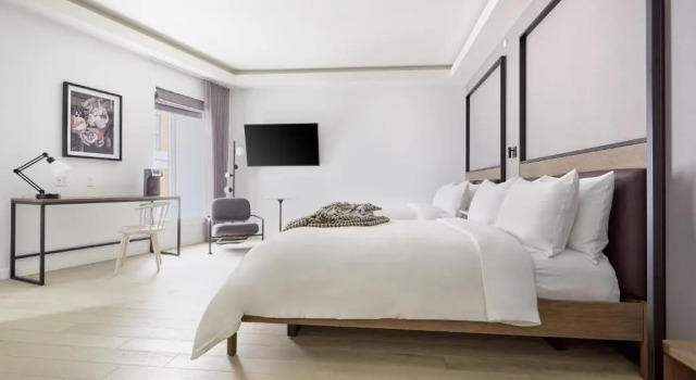 Четырёхместный номер Standard 907 Main Hotel Central Square, Sonder By Marriott Bonvoy