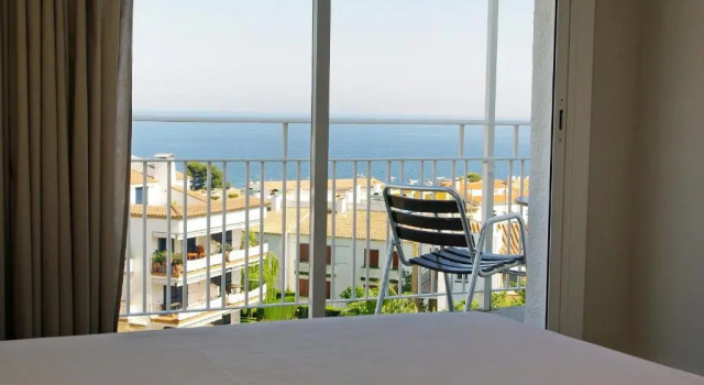 Трёхместный номер Standard с видом на море Hotel Alga