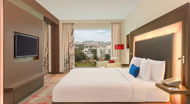 Двухместный полулюкс Novotel Ahmedabad
