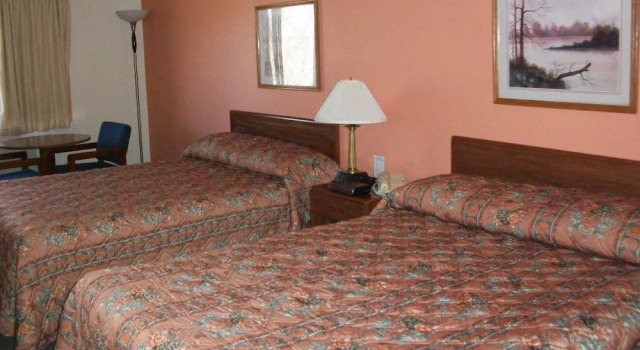Lodi Valley Suites, Book Hotel Hoteller i Merrimac med parkering, Parkering