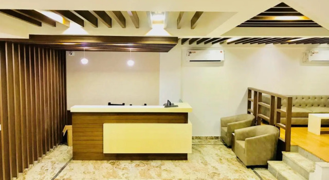 Regalia Inn & Suites