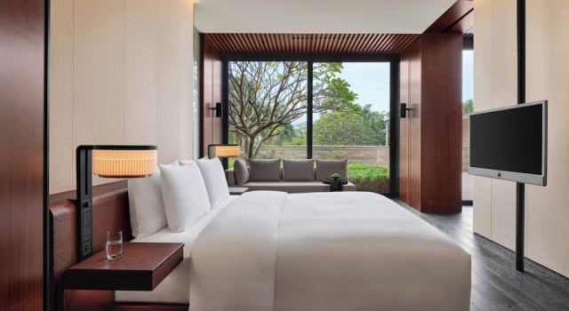 Люкс с 2 комнатами с балконом Lohkah Hotel & Spa Xiamen