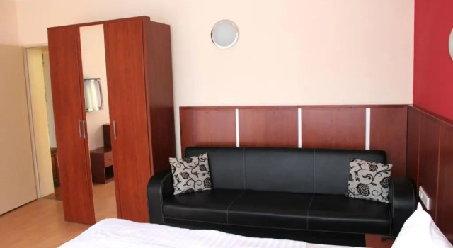 Трёхместный номер Standard с балконом Hotel Atlas Sport