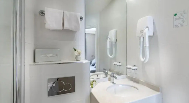 Трёхместный номер Standard Hôtel La Résidence du Berry