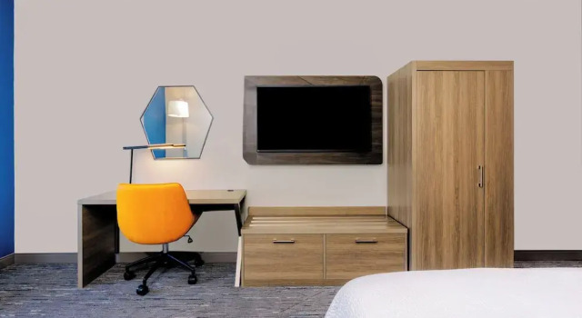 Номер Standard Holiday Inn Express & Suites Tampa Stadium - Airport Area by IHG