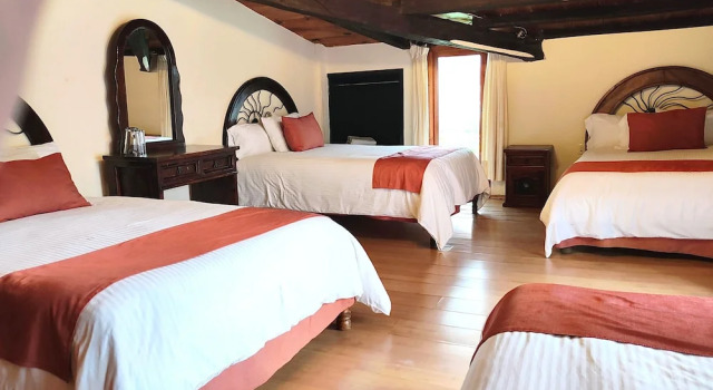 Четырёхместный номер Standard Hotel Barrio Antiguo