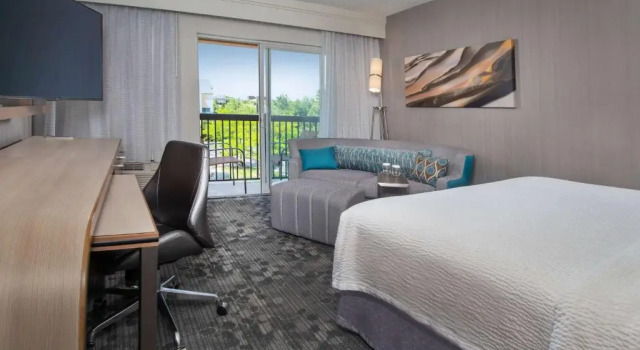 Номер Deluxe Comfort Inn & Suites Bethlehem Lehigh Valley Airport