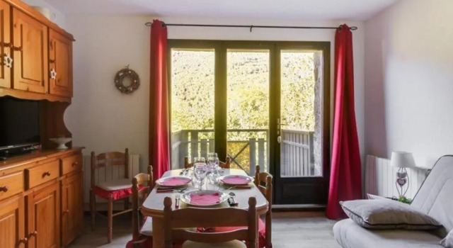 Appartement Esquièze-Sère, 3 pièces, 6 personnes - FR-1-402-70, Rezerwuj Apartament Esquieze-Sere Langwedocja-Roussillon