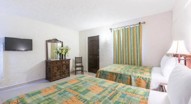 Четырёхместный номер Standard Hotel Abadía Plaza