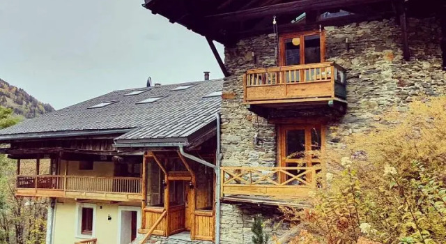 Апартаменты Appartement Gentiane de 85m2 avec sauna à 10 min des pistes