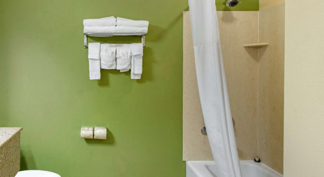Четырёхместный люкс Sleep Inn & Suites Bakersfield North
