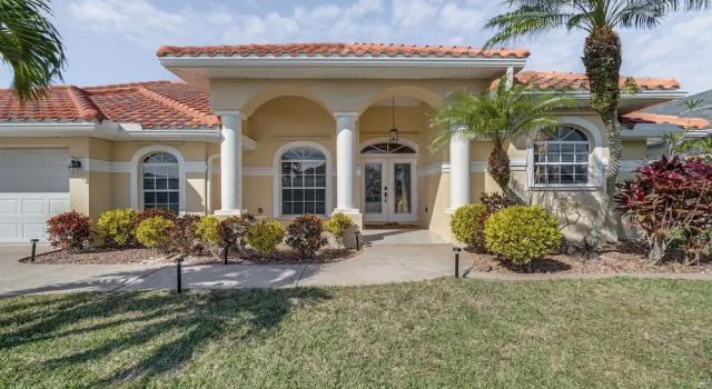 Коттедж Luxe Waterfront Oasis w/ Dock, Heated Pool & Spa!