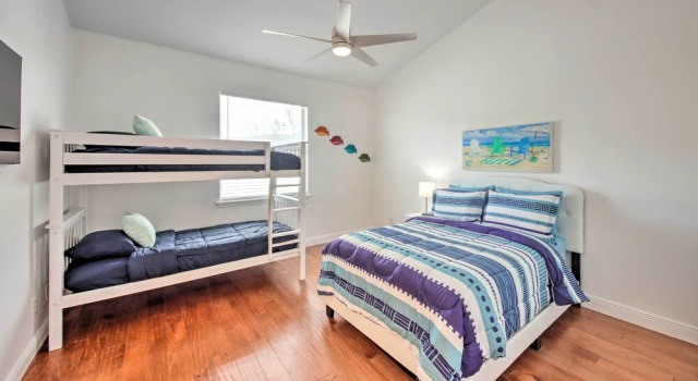 Коттедж On Canal: Luxe Cape Coral Oasis w/ Pool & Lanai!