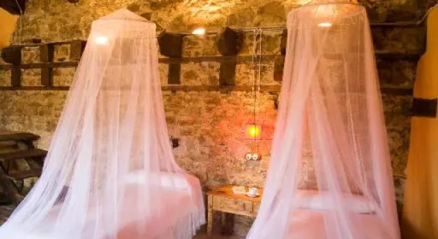 Marques de Valdeolivo, Book Hotel Hotels in Aragon with Parking, Parking