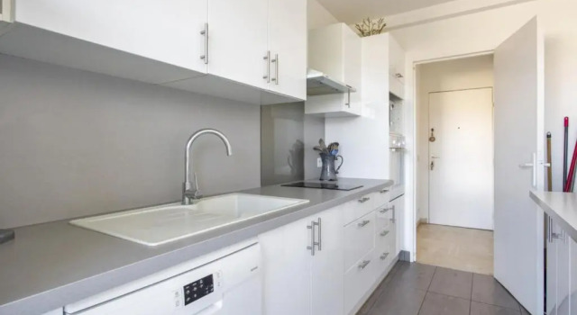 Flat w terrace parking and beautiful view in Villeneuve-Loubet - Welkeys