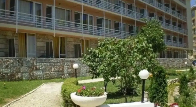 Vezhen Hotel