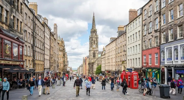 Stunning Royal Mile Old Town Apartment