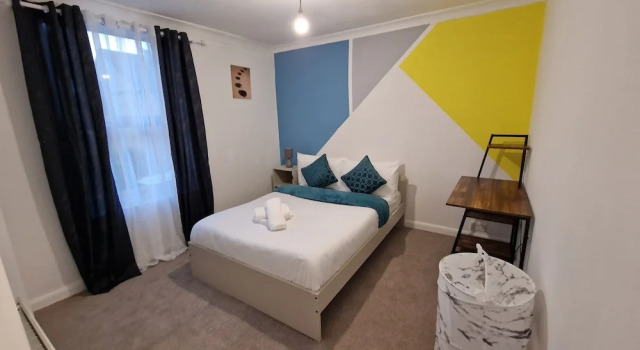 Gillingham Home - Sleeps 4 - Comfort & Convenience